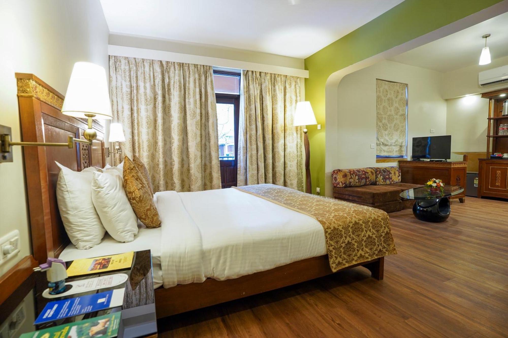 Neelams The Grand Hotel Calangute Exteriör bild